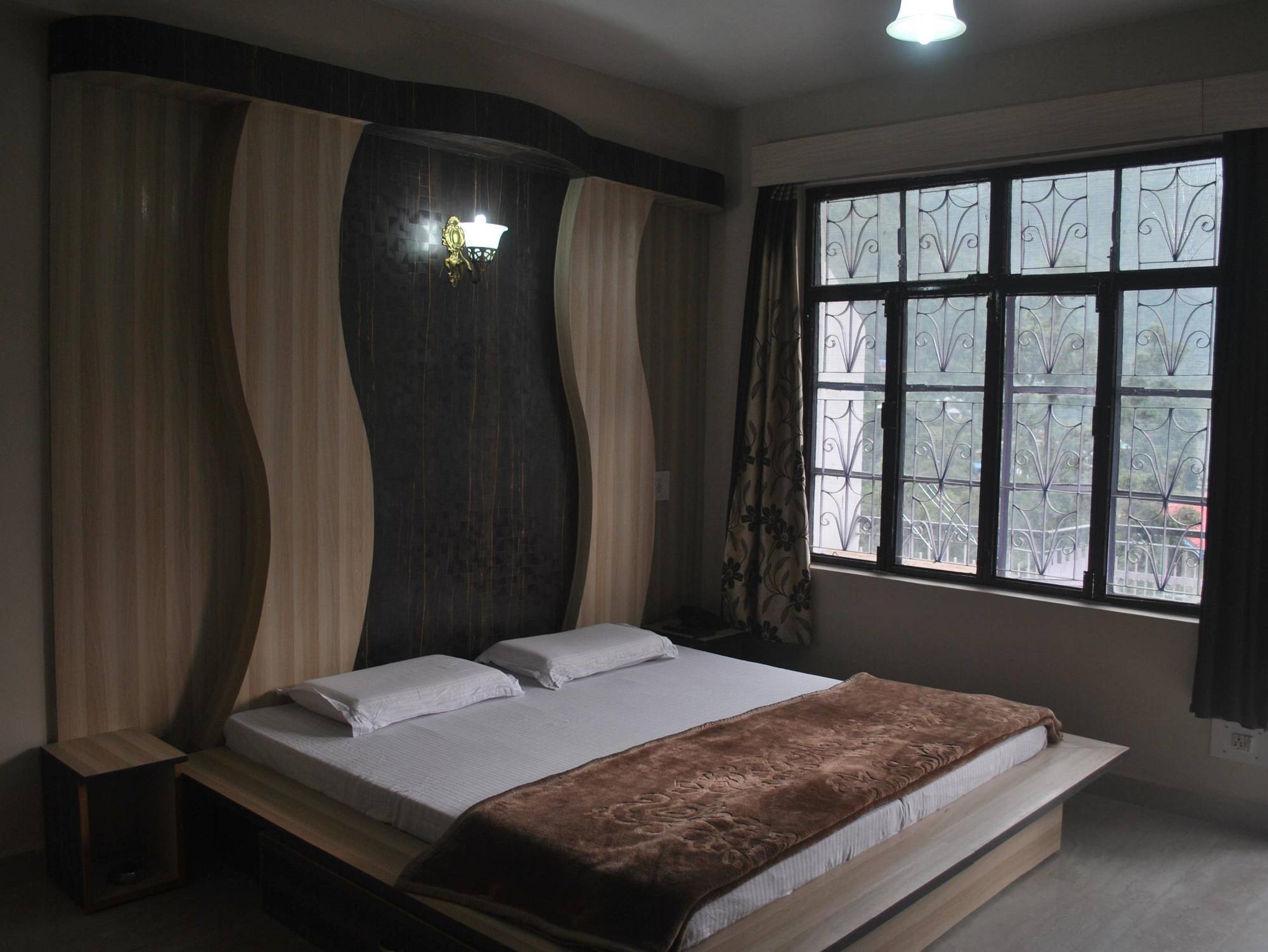 Dharamkot Inn Dharamshala Ngoại thất bức ảnh